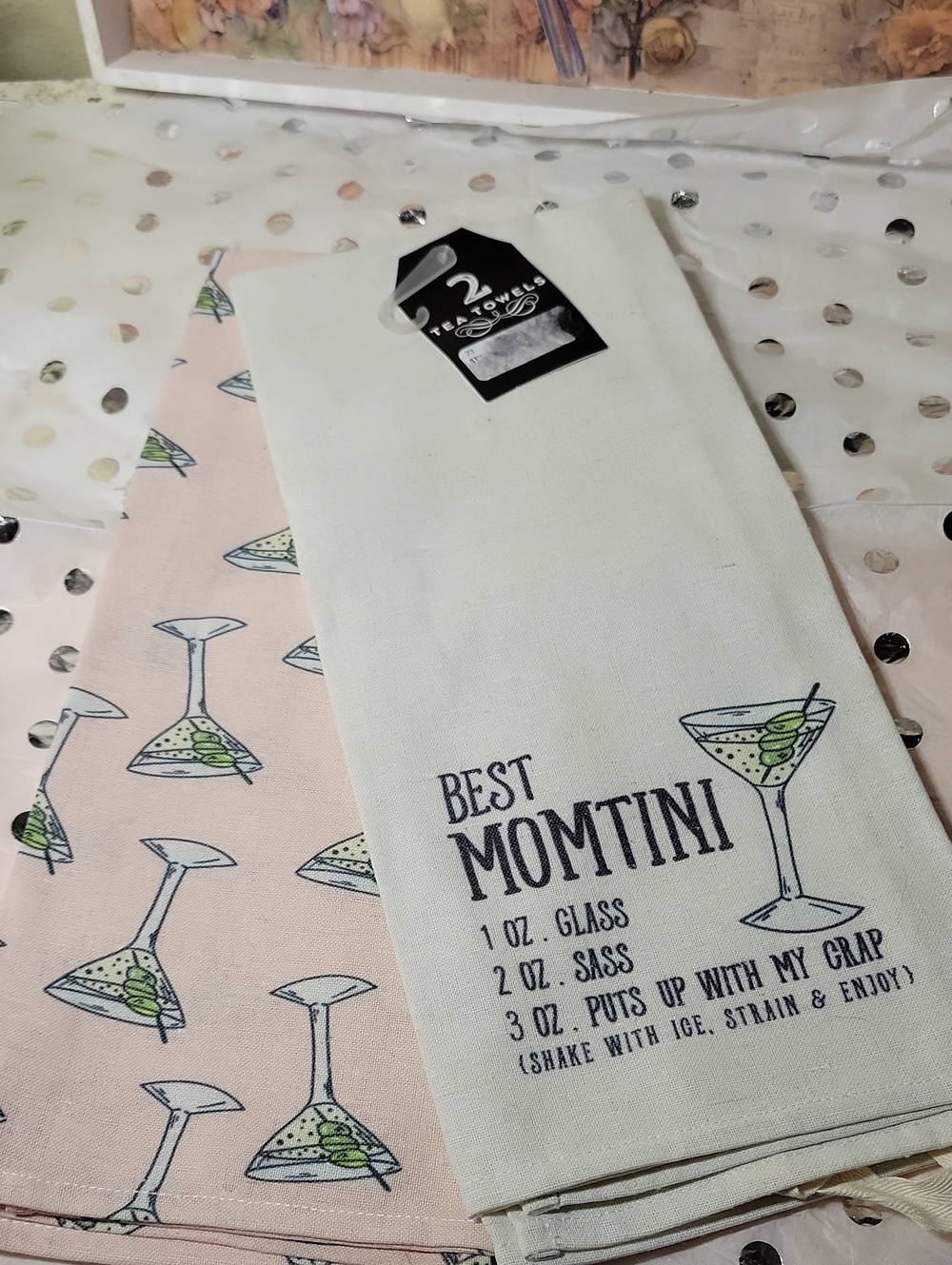 Best Momtini Cocktail Kitchen Towels - Pink & White